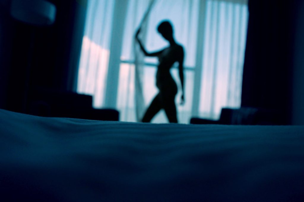 What Is The Allure Of Sexual intercourse In The Dark? – MysteryVibe