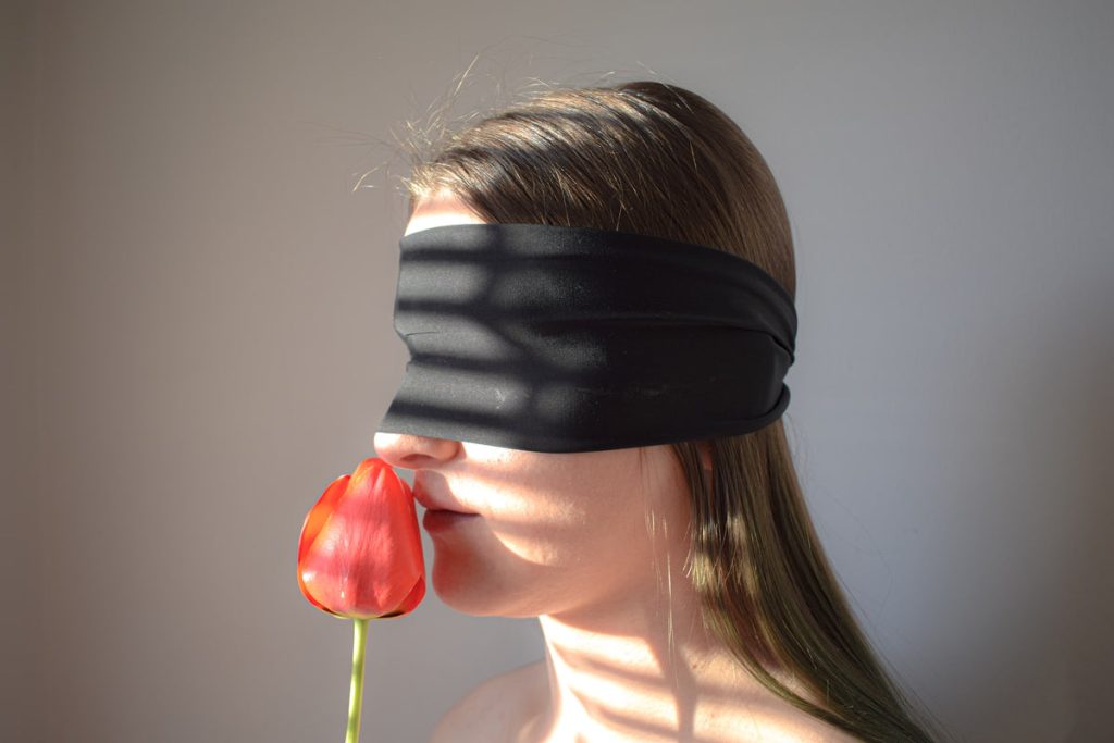 How To Use Blindfolds To Heighten Sexual Satisfaction – MysteryVibe