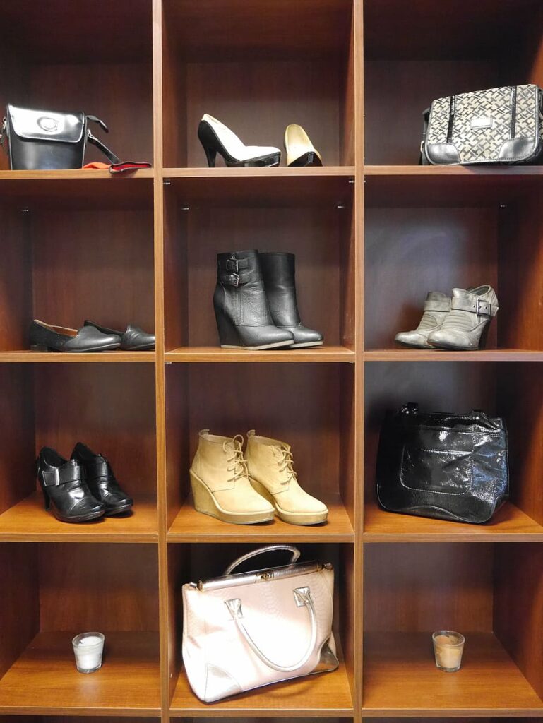Shoe Cabinet vs. Shoe Rack: Which Is Right for You?