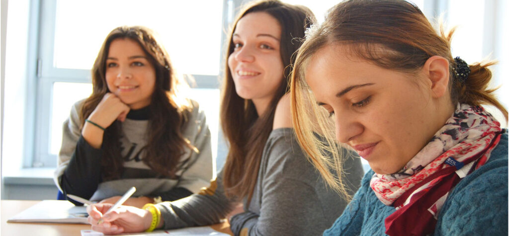 Unlocking Academic Success: The Role of Assignment Help in Perth