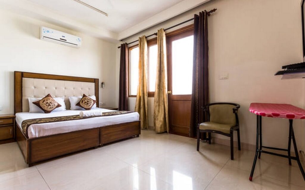 What is a fully serviced apartment?