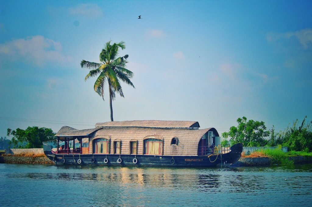 Dive into Varied Experiences within Kerala Houseboat