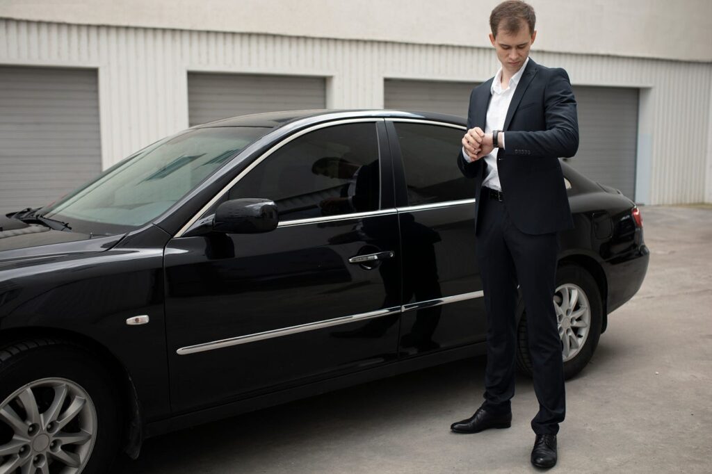 Navigating the Skies Your Ultimate Guide to Stress-Free Airport Taxi to Gatwick”