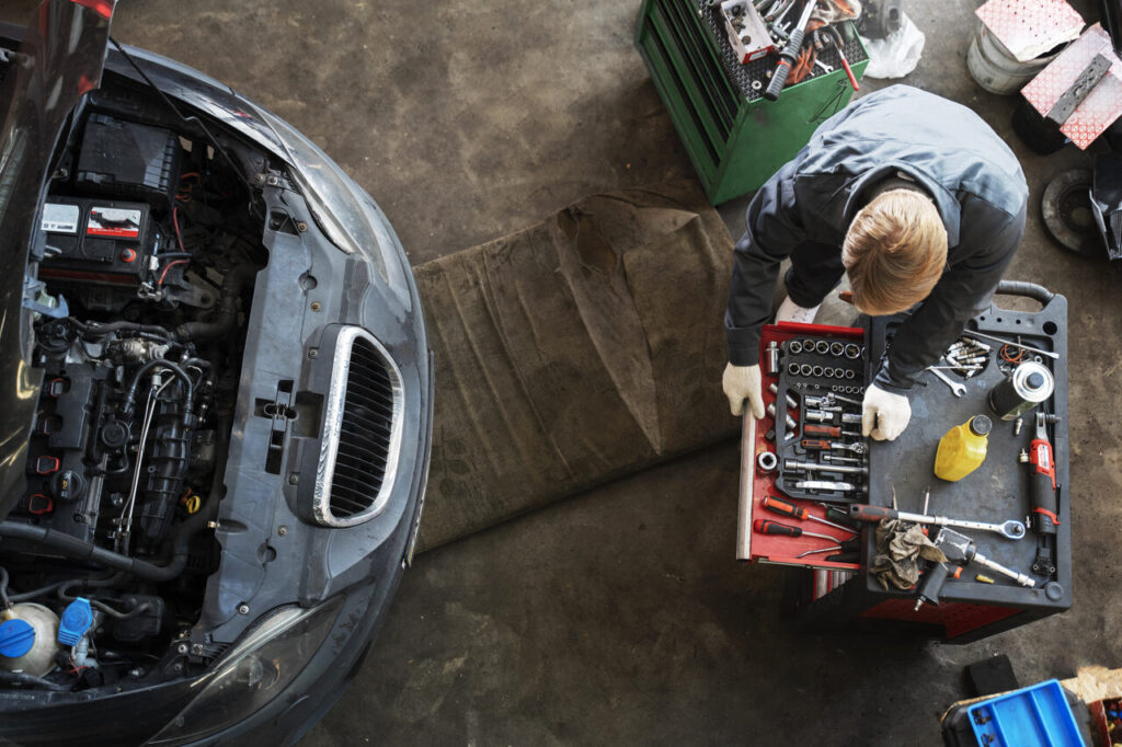 Unveiling the Importance of Regular Car Oil Changes: Your Road to Engine Longevity with Service My Car in Qatar