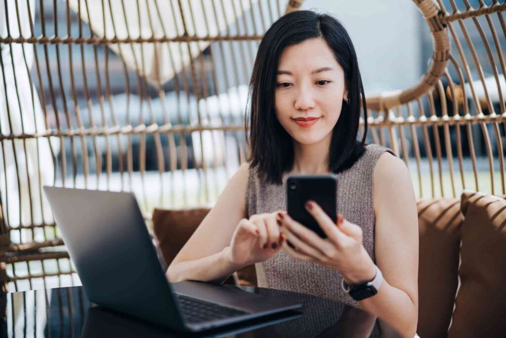 The Psychology of Virtual Encounters: Unveiling the Dynamics of Chatting with Strangers