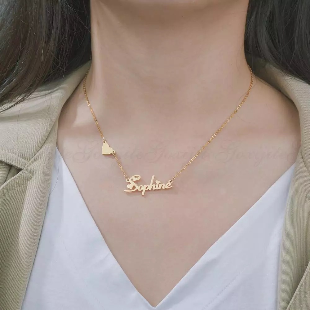 Crafting Dreams: Dubai’s Finest Craftsmanship Unveiled in Personalized Necklaces