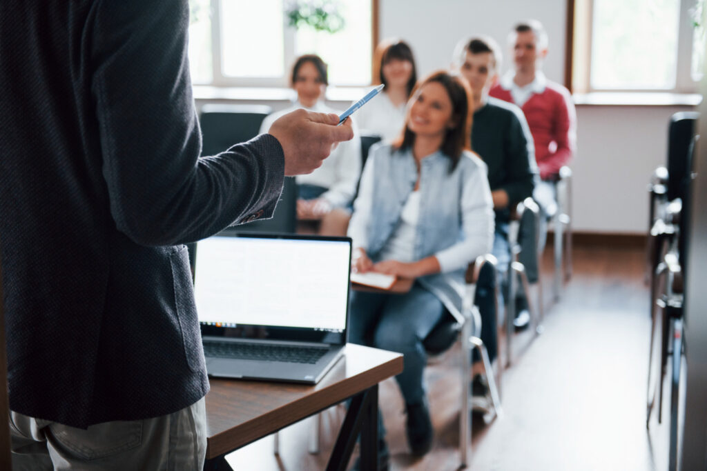Choosing Between In-Person and Virtual Training for Brand Education