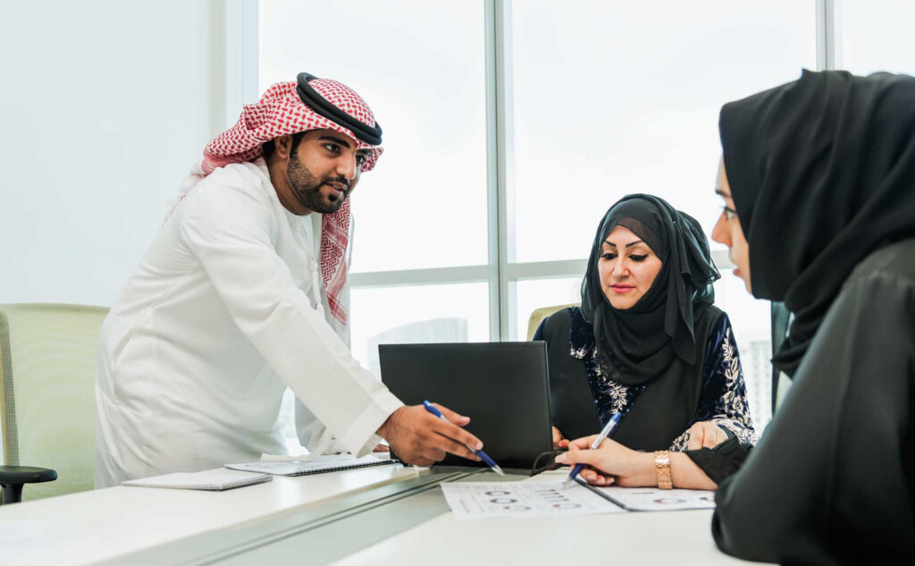 What is the Salary of a MBA Teacher in Dubai?