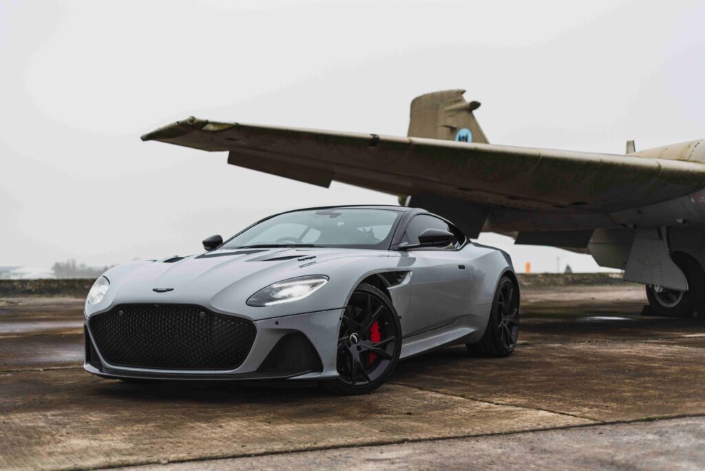 Smooth Sailing through London Skies: The Tech-Powered Guide to Heathrow Airport Transfers